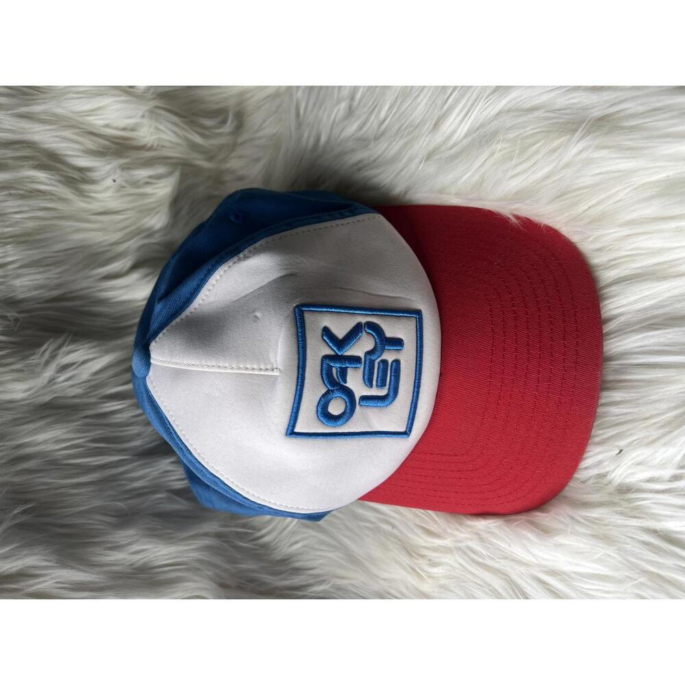 Oakley Snapback Cap with Blue, White, and Red Color Scheme